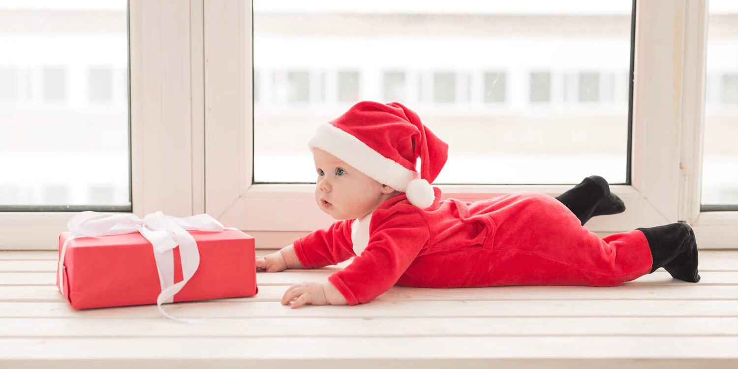 10 ways to make baby's first christmas memorable