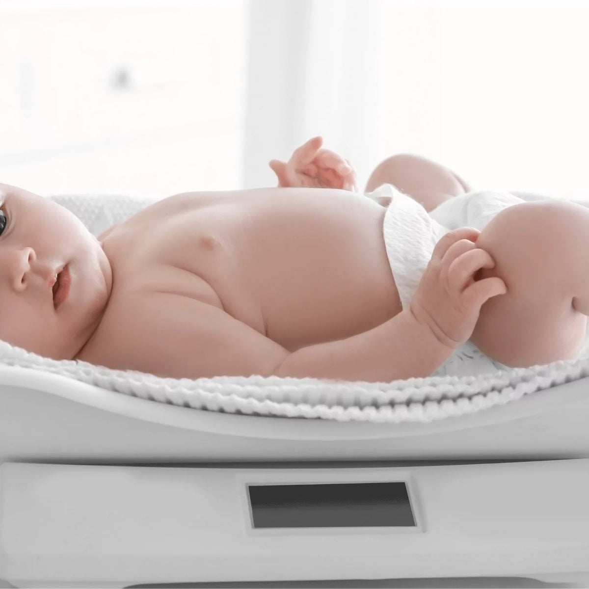 Weighing newborn online at home
